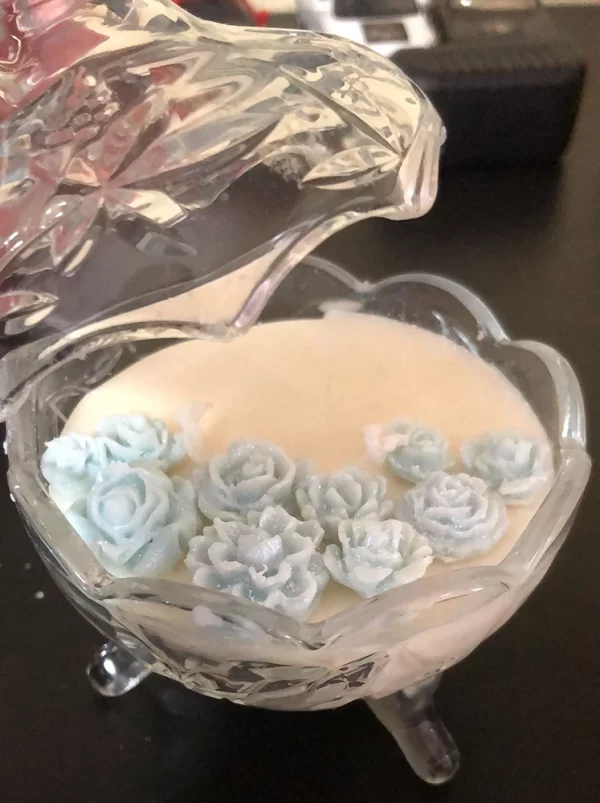 Vela Aromática na Bomboniere com Pezinho